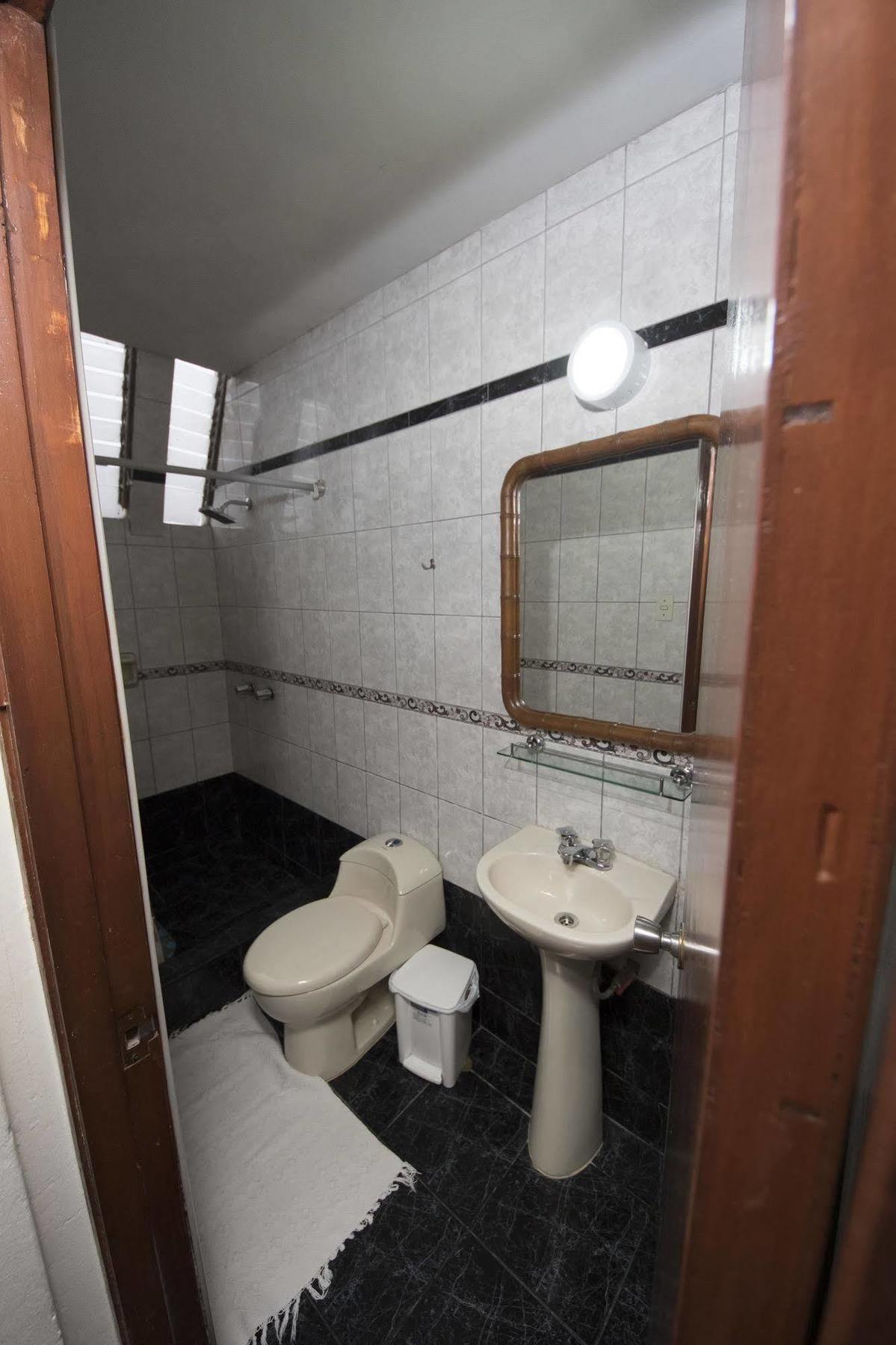 Hotel Casablanca Lima 3*